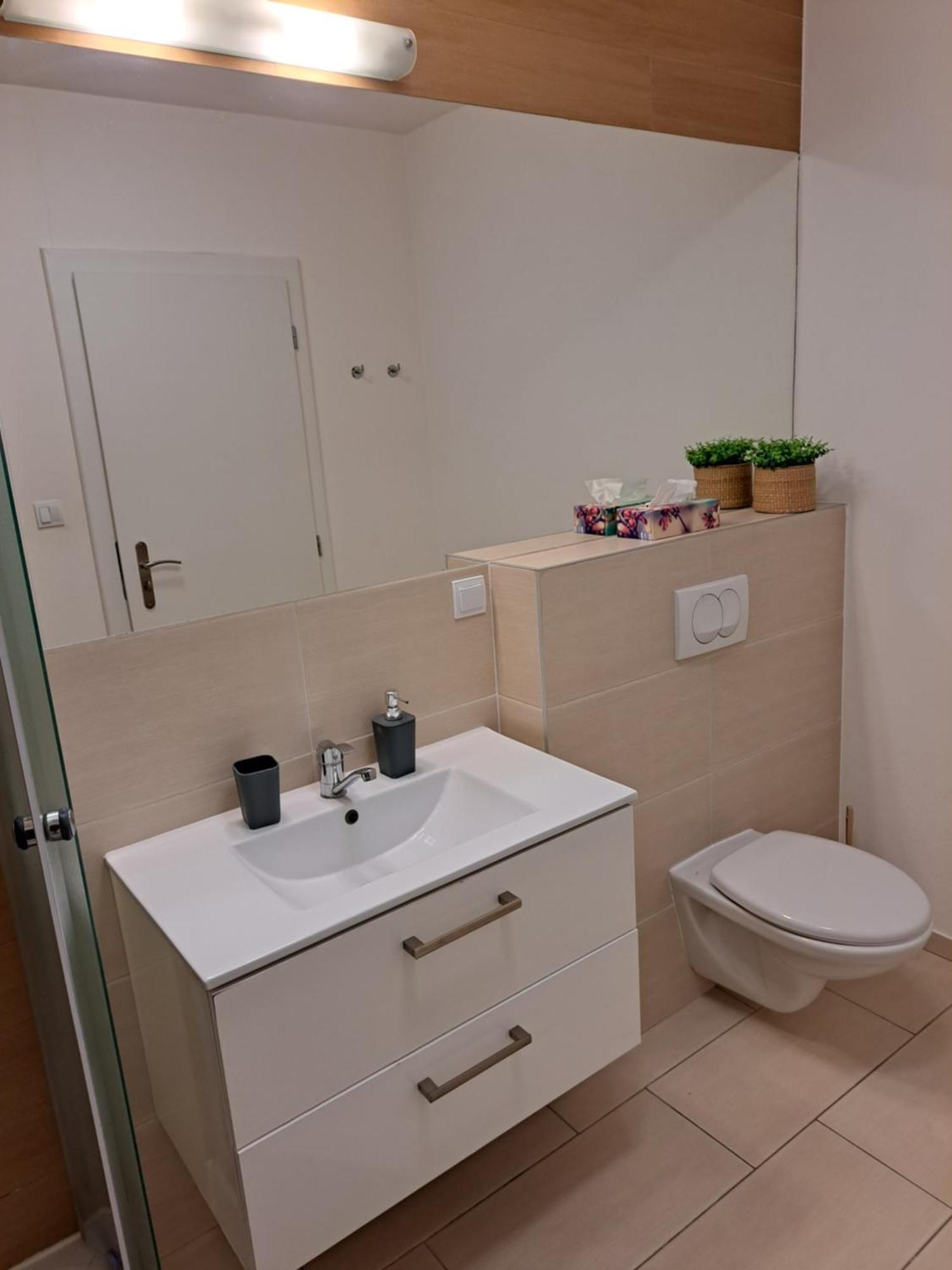 קושיצה Adam Apartman מראה חיצוני תמונה