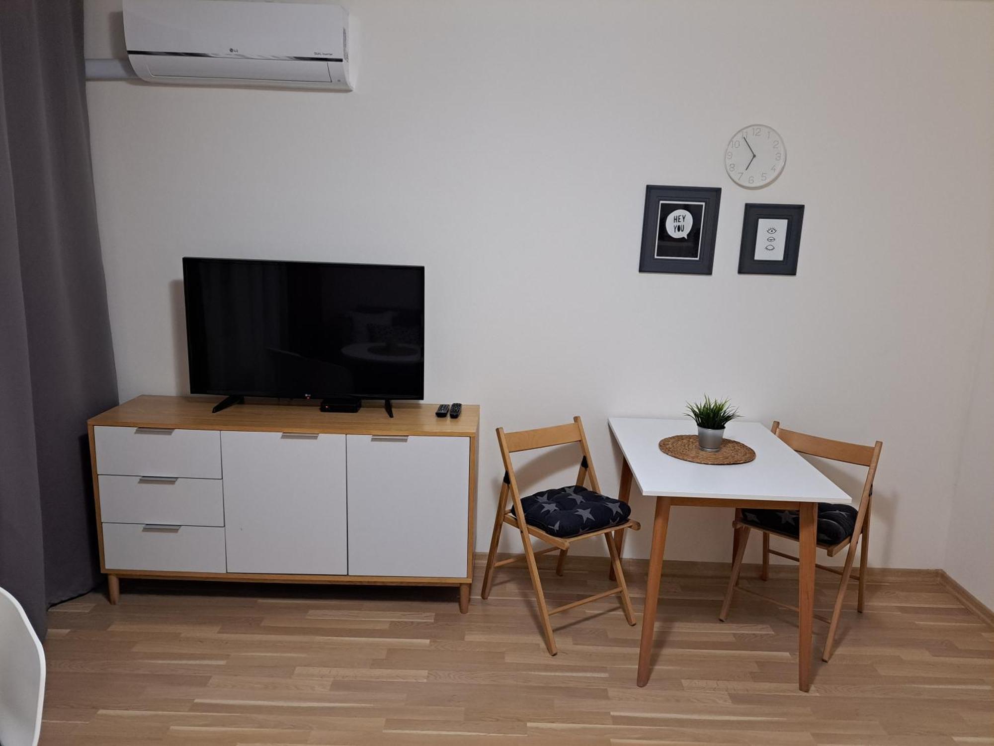 קושיצה Adam Apartman מראה חיצוני תמונה